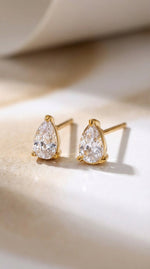 Lundholm Grace oorknopjes April Birthstone diamant goud — helder transparante steen druppelvorm studs
