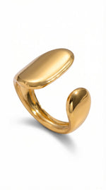 Lundholm Kayla Serie chunky bubble ring dames goudkleurig verguld verstelbaar one size detail close-up - waterproof gold plated PVD premium stainless steel sieraden cadeau vrouw moederdag verjaardag Scandinavisch Design
