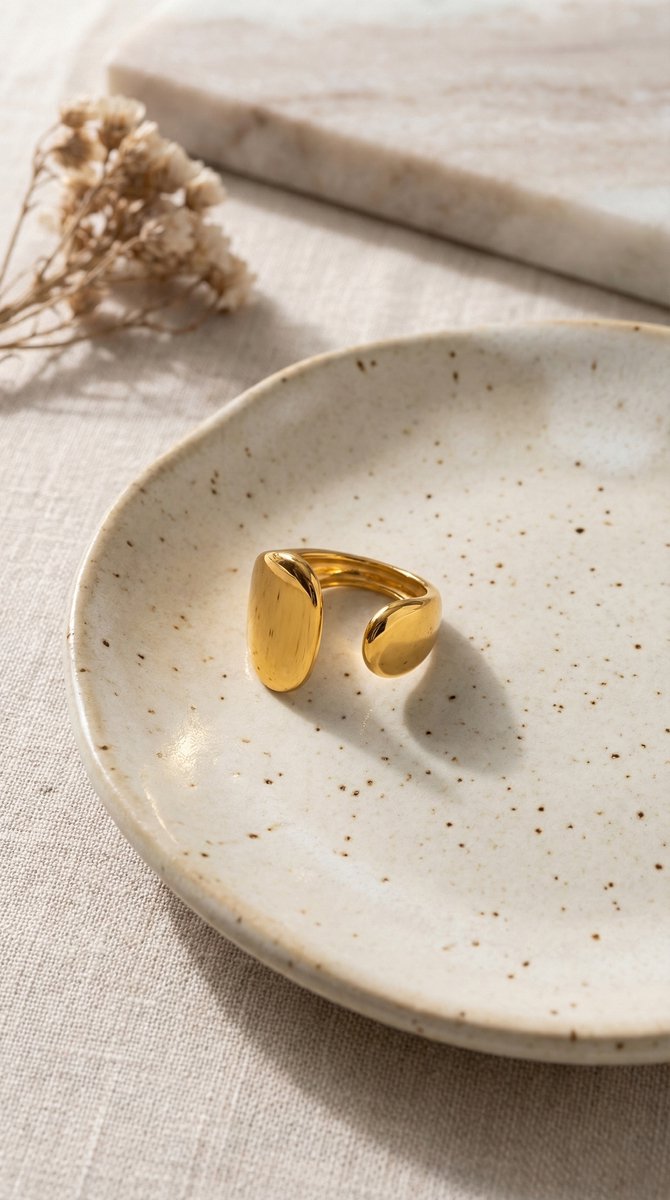 Lundholm Kayla Serie chunky bubble ring dames goudkleurig verguld verstelbaar one size productfoto - waterproof gold plated PVD premium stainless steel sieraden cadeau vrouw moederdag verjaardag Scandinavisch Design