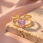 Lundholm Francine ring goudkleurig met roze hartje - sfeerfoto blush
