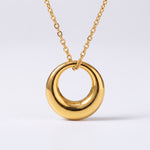 Lundholm Halo ketting goudkleurig - vooraanzicht