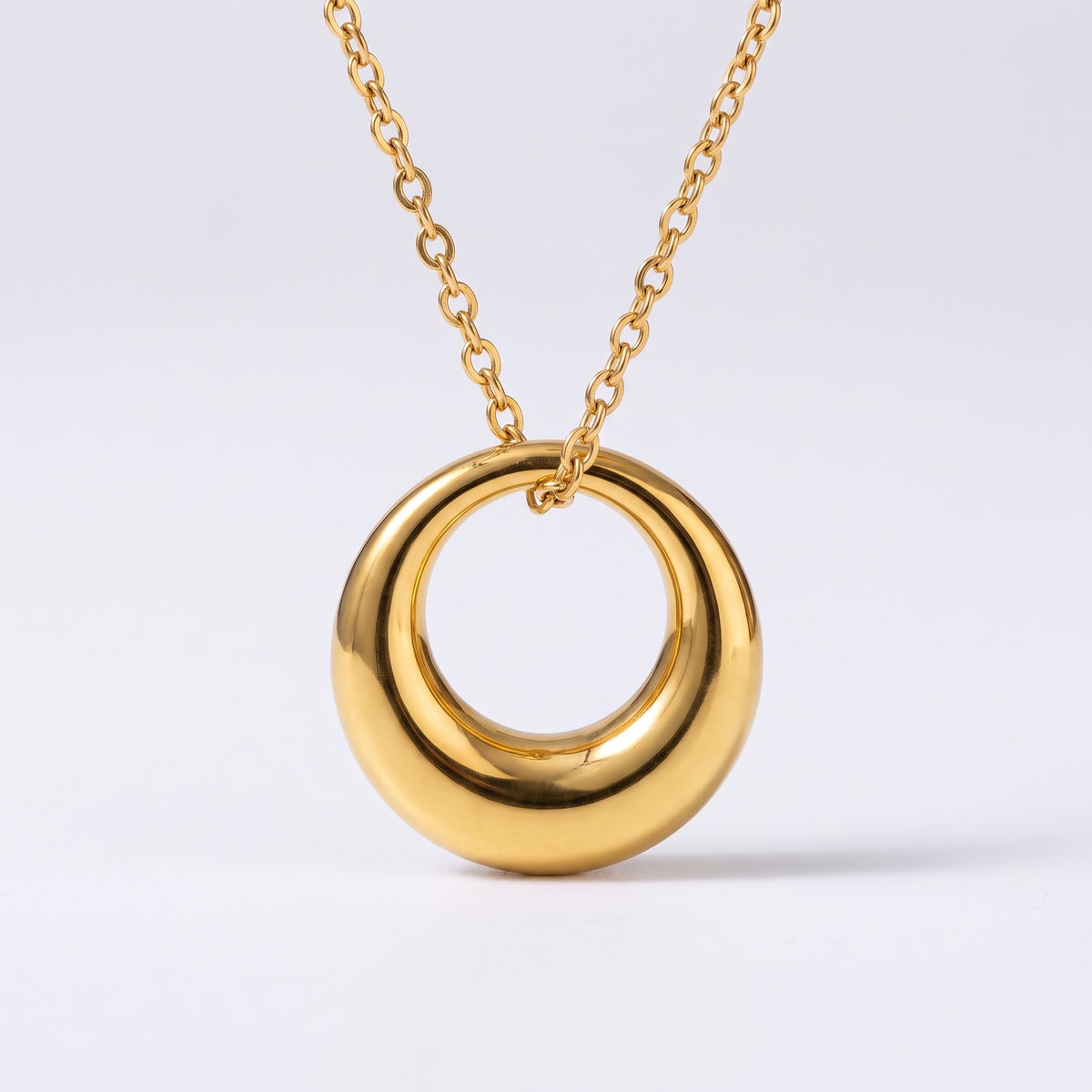 Lundholm Halo ketting goudkleurig - vooraanzicht