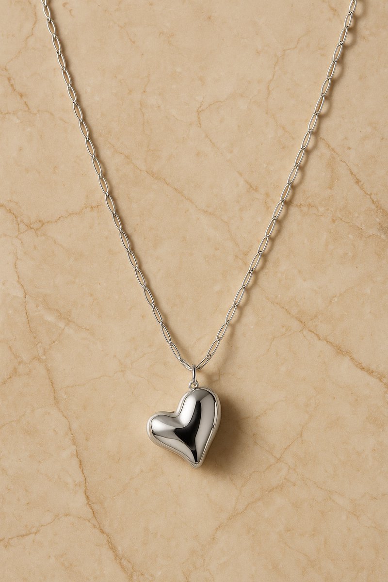 Lundholm Ketting Dames Zilverkleurig – Premium Stainless Steel – Lange Ketting met Chunky Hart Hanger – 85 + 7 cm – Statement Sieraad – Luxe Geschenkverpakking