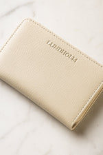 Lundholm Leren Dames Portemonnee Beige RFID anti-skim bescherming – Hoogwaardig Rundleer – Compacte Portefeuille Dames Creme – Vrouwen cadeautjes tip kerst – Scandinavisch Design
