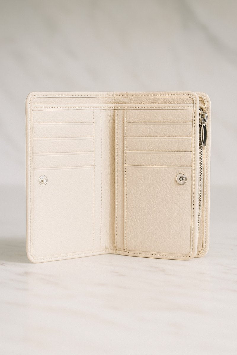 Lundholm Leren Dames Portemonnee Beige RFID anti-skim bescherming – Hoogwaardig Rundleer – Compacte Portefeuille Dames Creme – Vrouwen cadeautjes tip kerst – Scandinavisch Design
