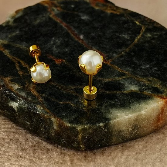 Lundholm Luxe Oorstekers Dames Parel Goudkleurig – Premium Stainless Steel – Met Imitatie Parel (6 mm)