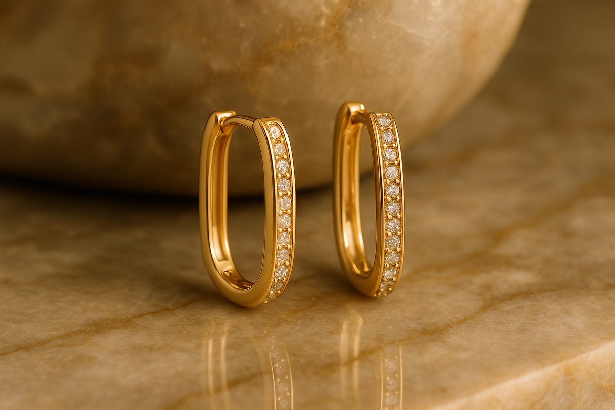 Luxe Rechthoekige Zirkonia Oorbellen Goudkleurig (2 x 1.3 cm) – Premium Stainless Steel, Verguld met Zirkonia