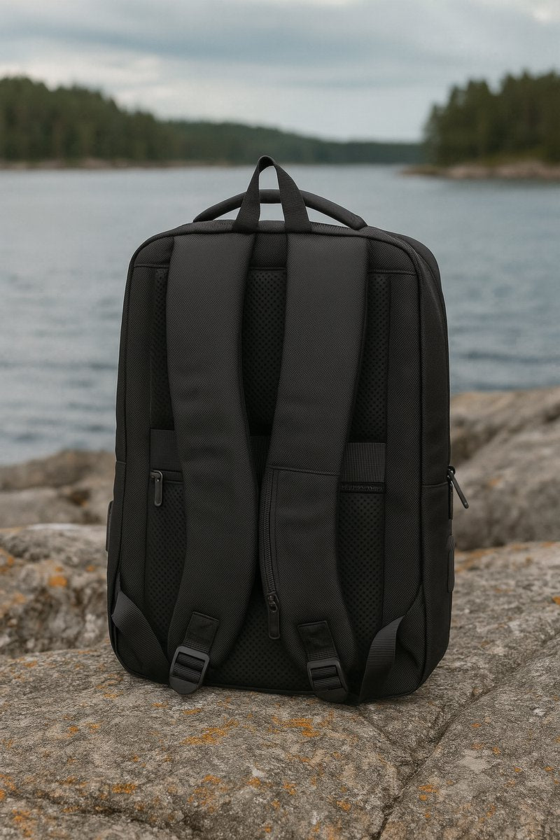 Lundholm Luxe Rugtas laptoptas 22L - 15,6 Inch - Laptop Rugzak Heren Laptoptas Schooltas - Werktas Laptoptas 15.6 inch - Tas - Scandinavisch Design - Diep Zwart