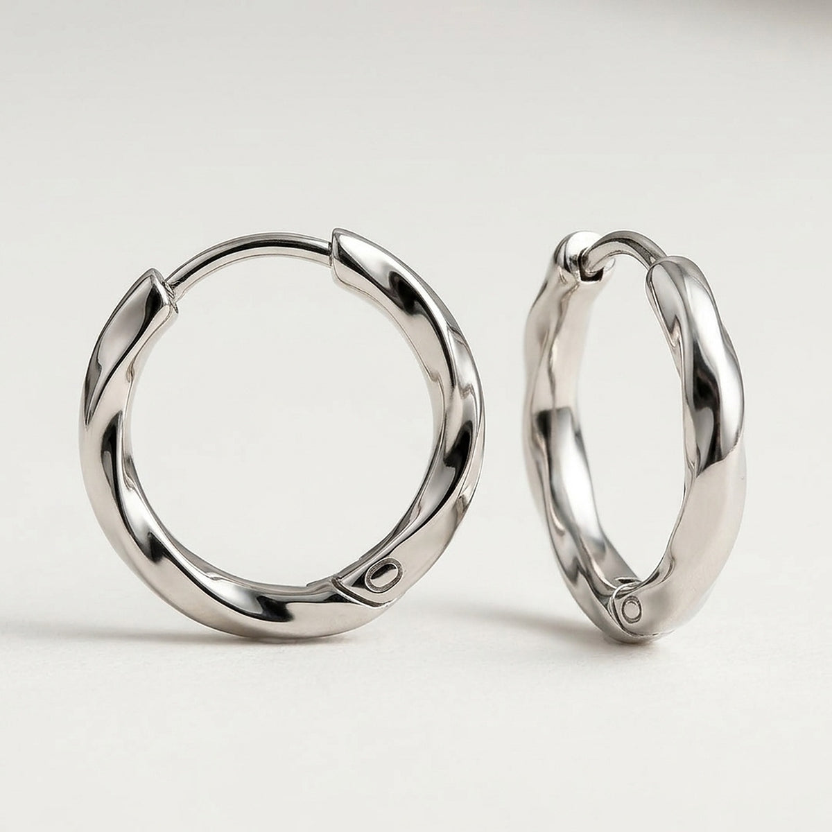 Thalia – Gedrehte Creolen 1,8 cm