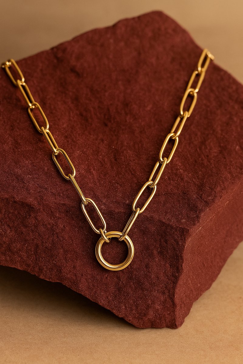 Lundholm Ketting Dames Goudkleurig - Premium Stainless Steel - Schakel Ketting Goud - Paperclip Schakelketting 50 + 5 cm met Rond Bedelring voor Hanger Goud Verguld - Elegant & Tijdloos - Luxe Geschenkverpakking