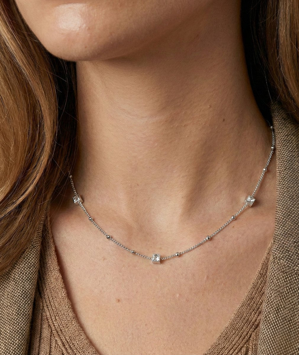Eline – Ketting met Zirkonia – Zilverkleurig