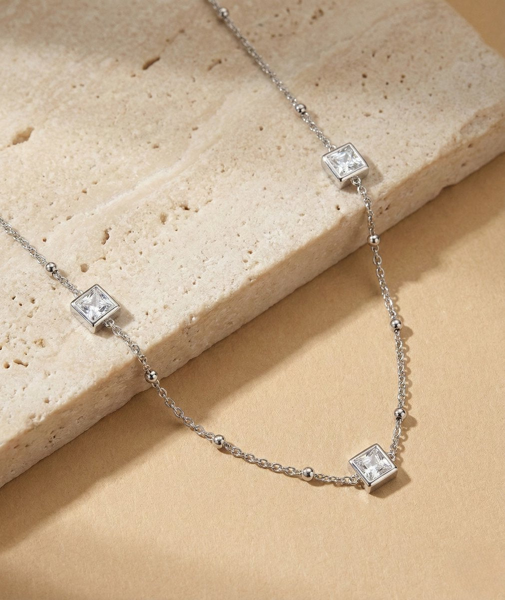 Eline – Ketting met Zirkonia – Zilverkleurig