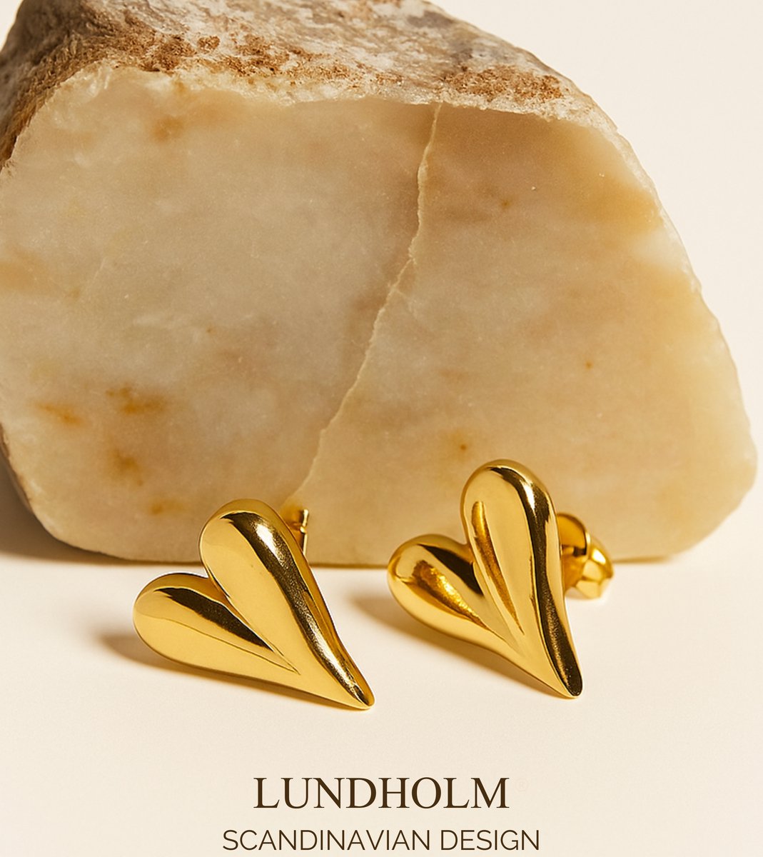Lundholm kleine Oorknopjes Dames Goudkleurig Hartje – Premium Stainless Steel – Massieve Hartjes (12 x 14 mm) Oorbellen – Subtiel & Elegant