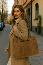 Lundholm luxe leren laptoptas 15.6 inch leer Bruin werktas schoudertas dames aktetas - Werktas dames echt leer - vrouwen cadeautjes - Luxe - Lichtbruin zand
