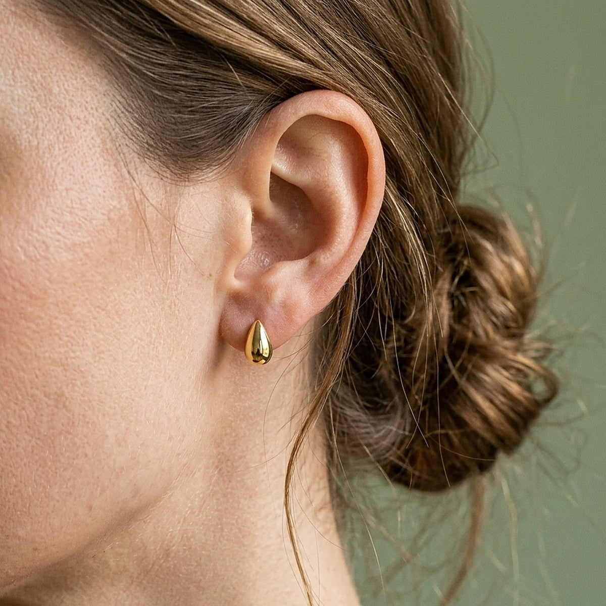 Maddie – Tropfen-Ohrringe Damen – Goldfarben