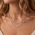 Lundholm Alessandra zilveren layered ketting gedragen