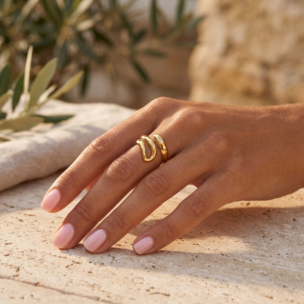 Lundholm Amada ring goud minimalistisch Scandinavisch design
