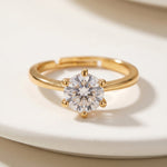 Lundholm Asta ring dames goud met witte zirkonia steen — verstelbaar premium stainless steel Scandinavisch design