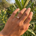 Lundholm Asta goud ring detail witte zirkonia — gold PVD plated stainless steel verstelbaar dames