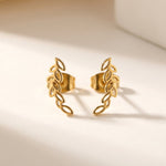 Lundholm Astri oorknopjes goud close-up blad — gold PVD plated stainless steel dames