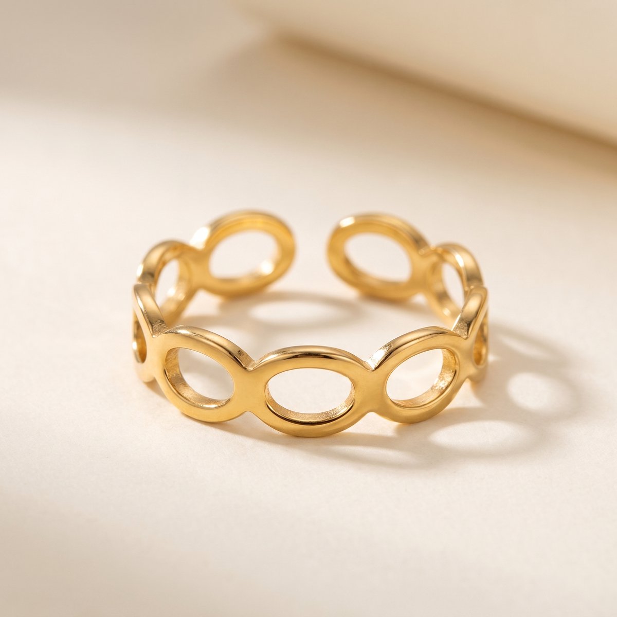 Lundholm Aveline ring dames goud open schakel design — verstelbaar premium stainless steel Scandinavisch