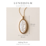 Lundholm Beatrice – Lange Ketting met Parelmoer of Tijgeroog Hanger – Ovaal parelmoer