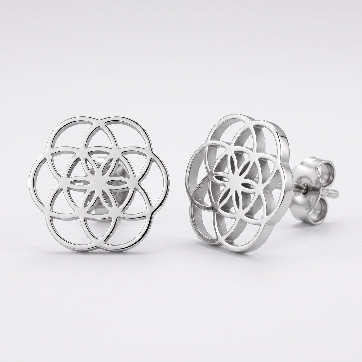 Lundholm Pia oorknopjes zilver Bloem des Levens — vooraanzicht Flower of Life stainless steel