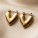 Lundholm Carmen heart studs detail