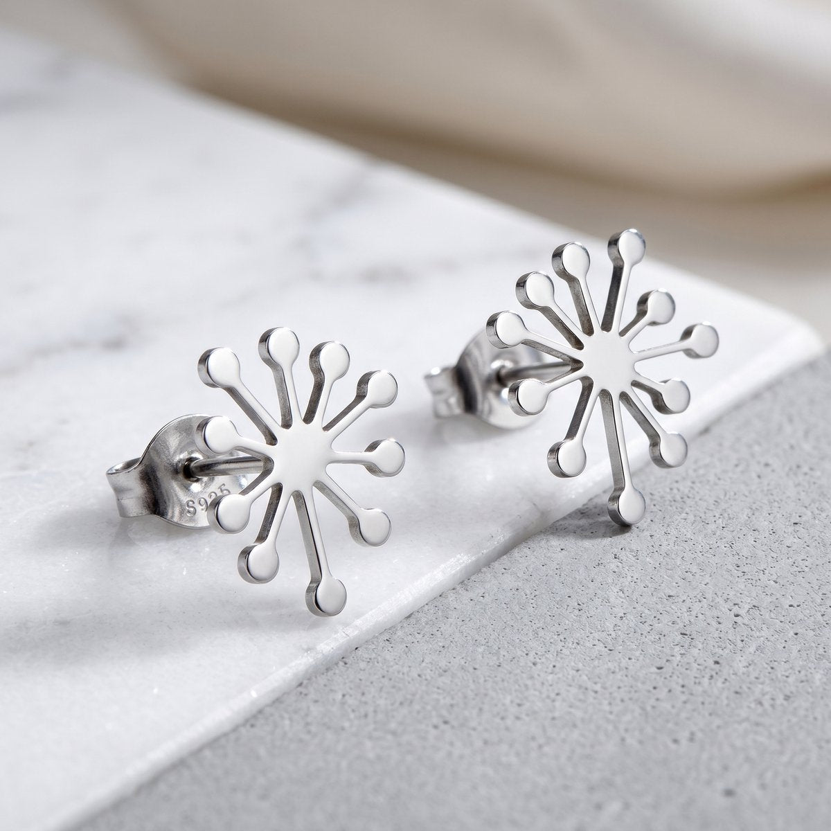 Lundholm Claudia zilveren dandelion oorbellen – 1,2 cm