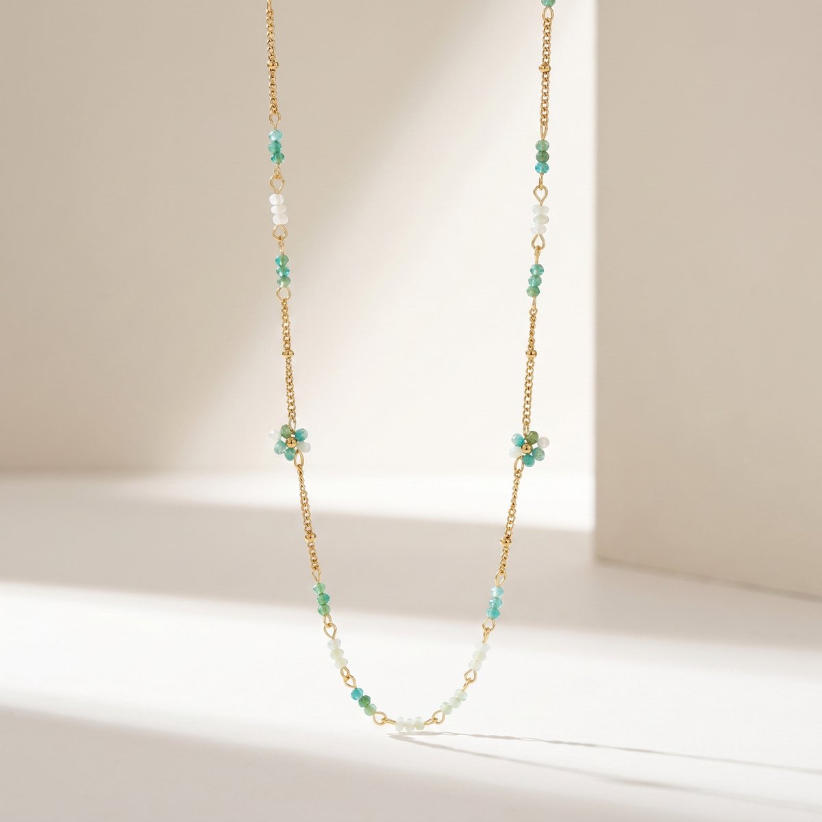 Lundholm Dahlia lange ketting met groene kralen