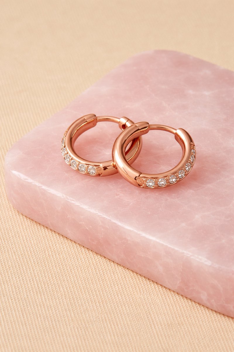 Lundholm Delia 11mm roségoud creool styling — luxe classy Scandinavisch design dames