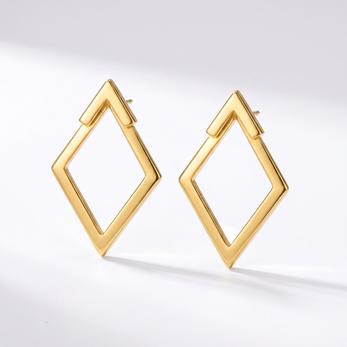 Lundholm Elvine oorbellen goud - Scandinavisch design dames