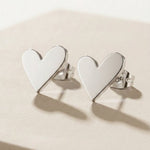 Lundholm Femme hartjes oorknopjes in zilverkleurig stainless steel, hypoallergeen en waterproof