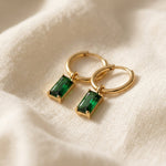 Lundholm Gemma oorringen met groen baguette steentje