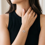 Lundholm Hailey armband zilver gedragen om de pols