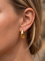 Lundholm Hazel oorbellen goud pvd plated detail