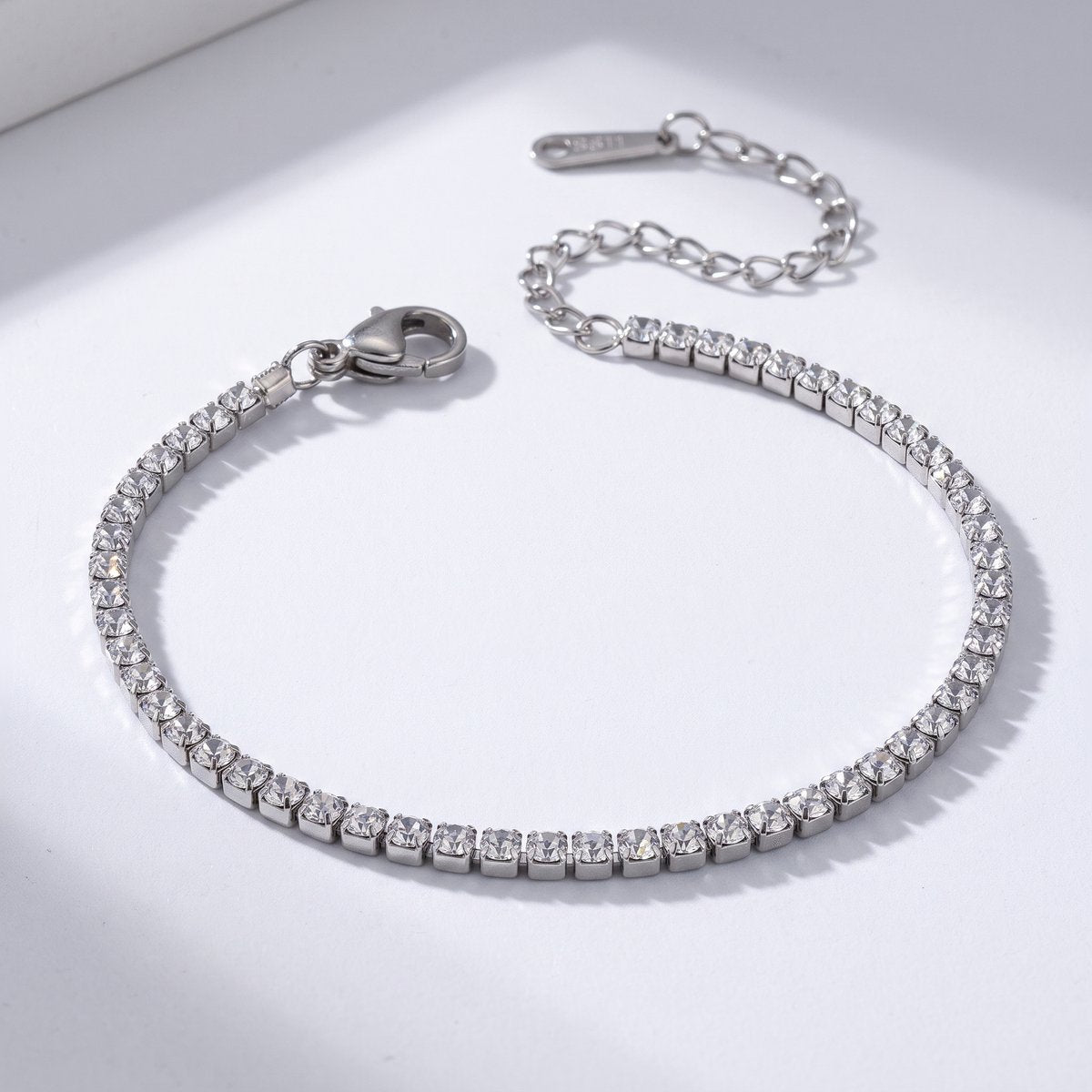 Lundholm Inge tennisarmband dames zilverkleurig met zirkonia steentjes – stainless steel