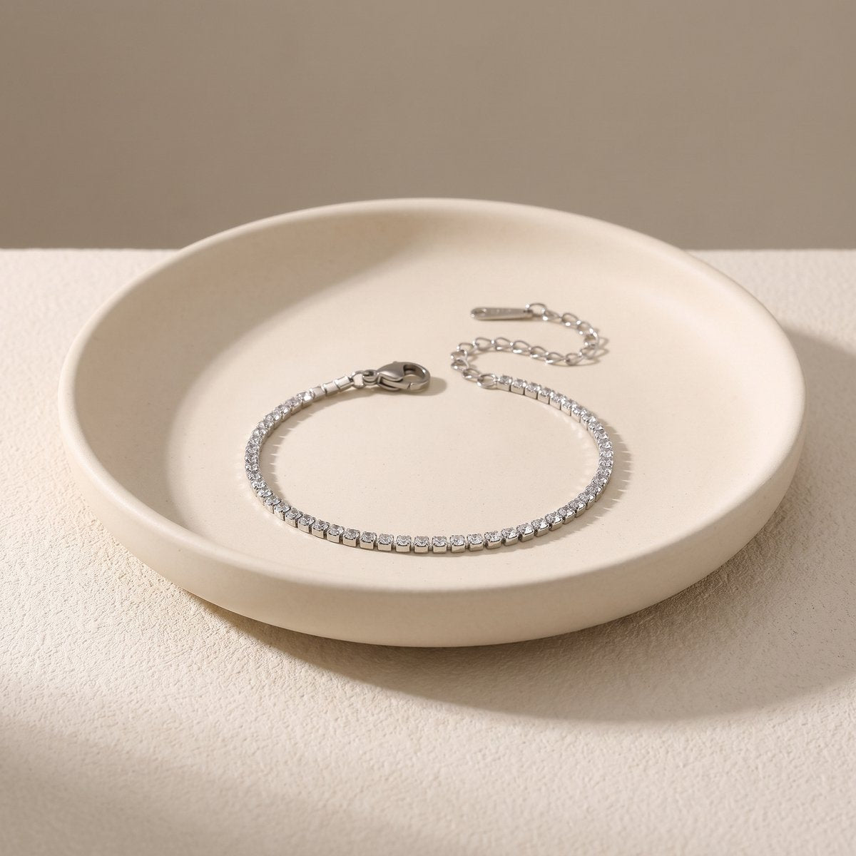 Lundholm Inge zilverkleurige tennisarmband – verstelbaar 16,5 + 5 cm