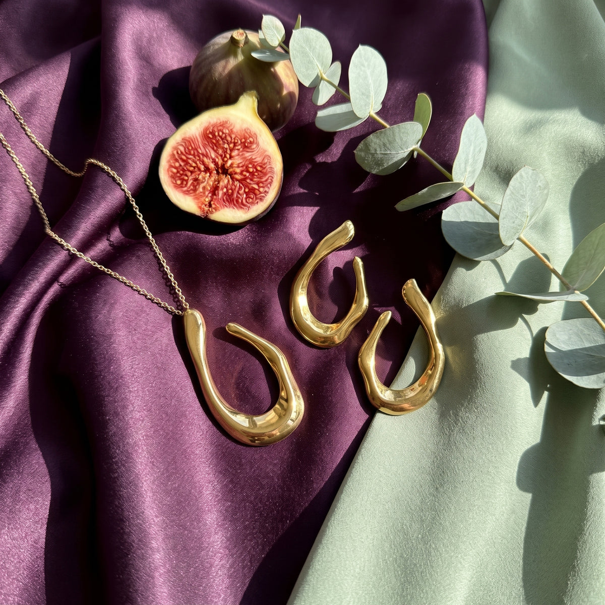 Lundholm Iris sieradenset op plum satijn met vijg