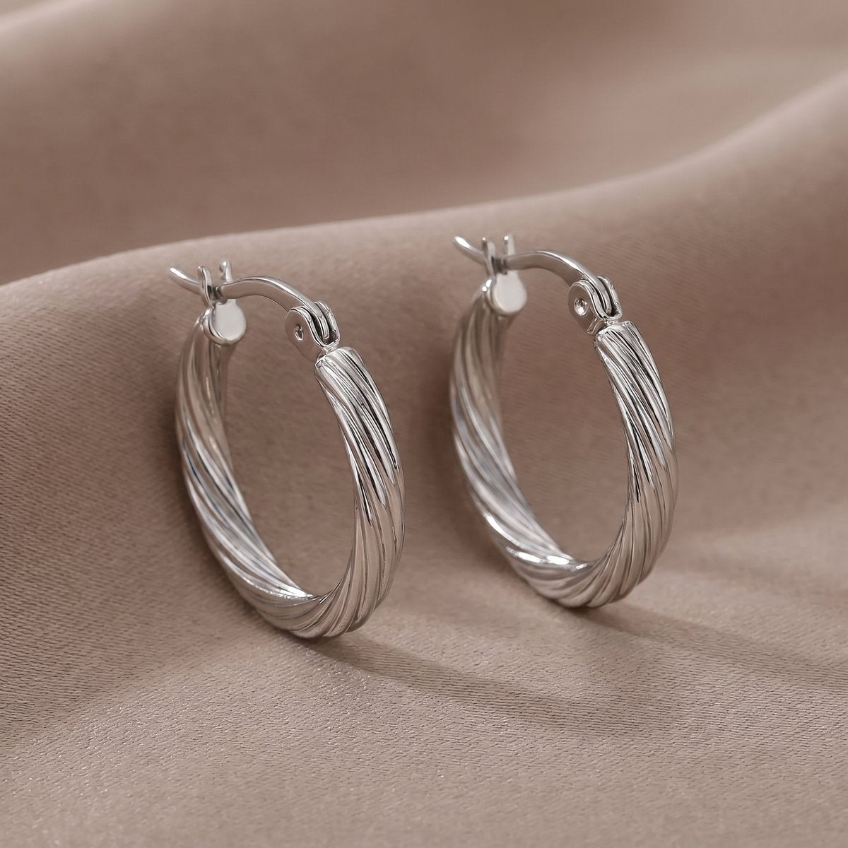 Lundholm Jayla zilver twisted oorringen hoops