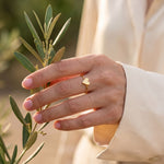 Lundholm Juna – Verstelbare Ring met Hartje – Goudkleurig – om de hand