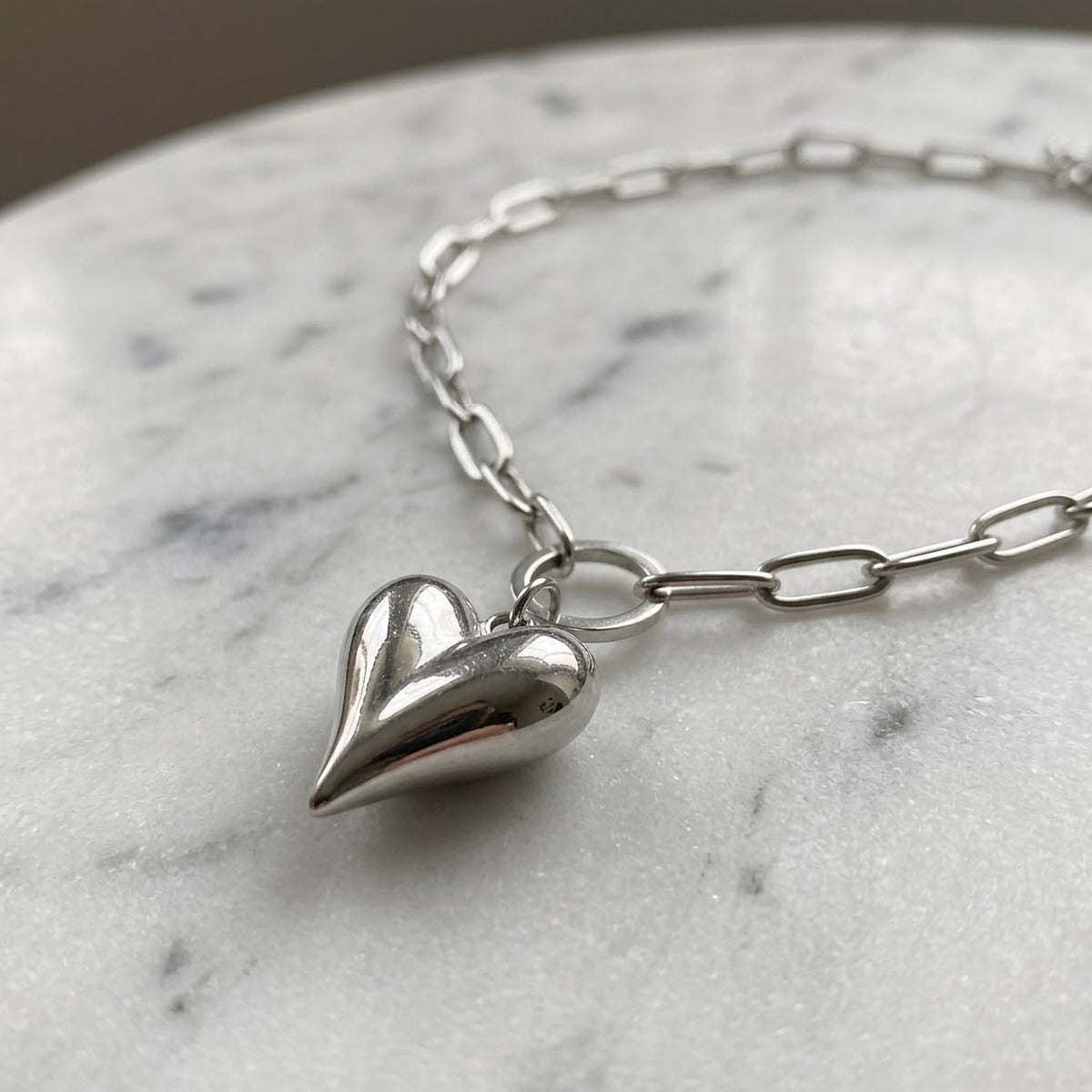 Lundholm Kerstin ketting met bol hartje