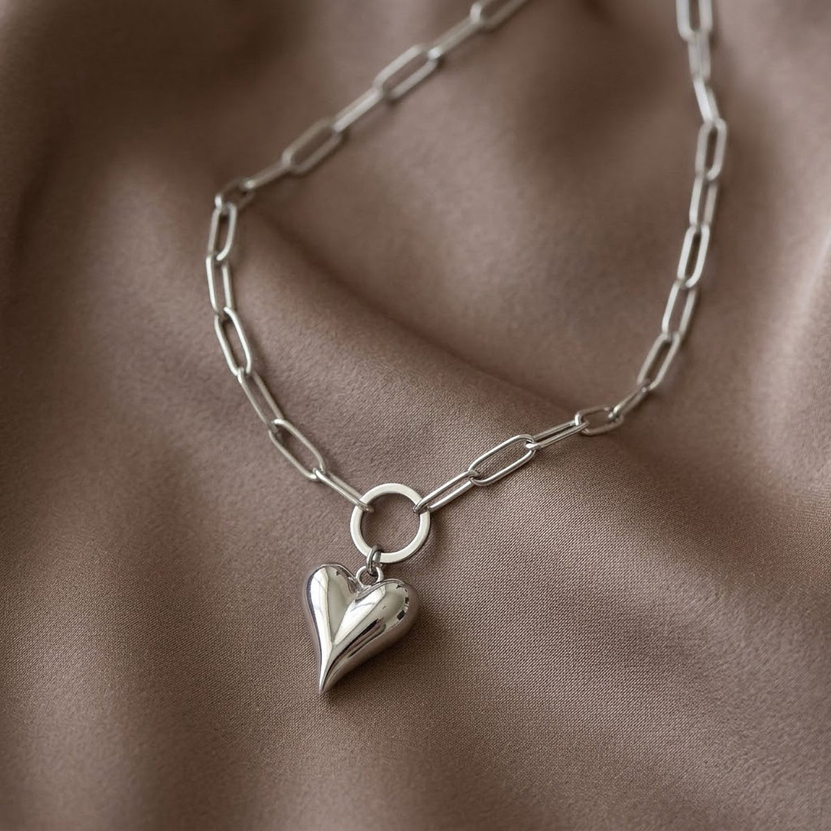 Lundholm Kerstin zilveren hartjes ketting