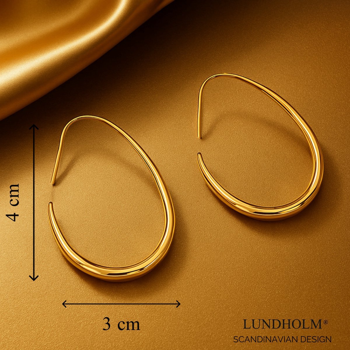 Lundholm Leanne goud oorbellen styling — luxe geometrisch design Scandinavisch dames