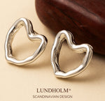 Lundholm Leonie zilverkleurige open hartjes oorstekers, 2 x 1,8 cm