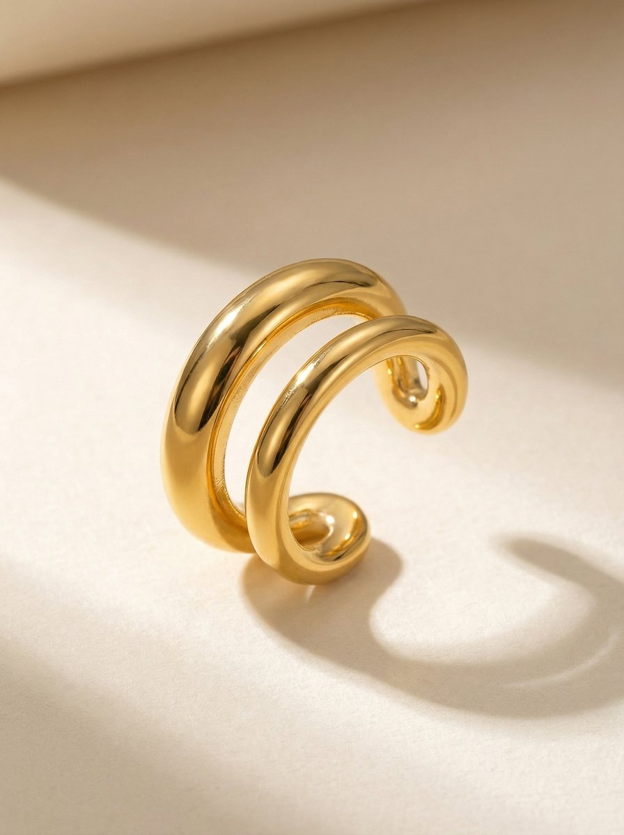 Lundholm Lize earcuff dames goudkleurig dubbel gebogen fijn 1.7x0.8cm oorklem zonder gaatje premium stainless steel pvd gold plated