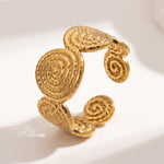 Lundholm Lou ring detail