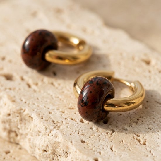 Lundholm Mabel oorringen met mahonie obsidiaan steen, goudkleurig stainless steel