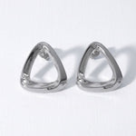 Lundholm Macey driehoek oorbellen zilver — open geometrisch design premium stainless steel dames