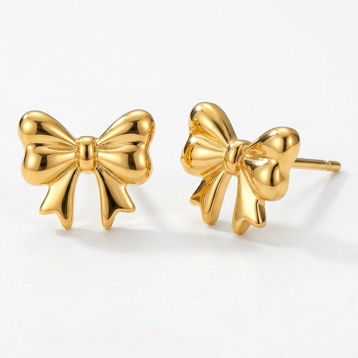 Lundholm Majken strik oorknopjes goudkleurig – Goud